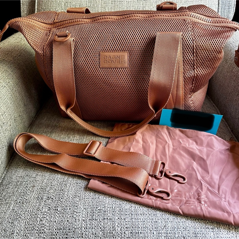 Landon Carryall Medium in Warm Dust Air Mesh